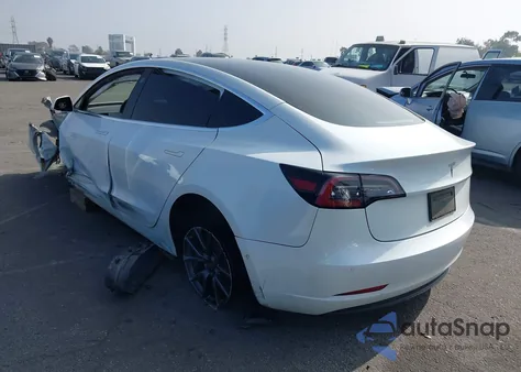 2020 Tesla Model 3 Standard Range Plus Rear-Wheel Drive/Standard Range Rear-Wheel Drive from USA, damaged, VIN 5YJ3E1EA8LF804543